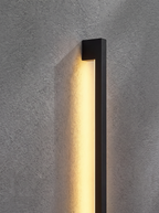 TRACE 02 — particolare del profilo luminoso